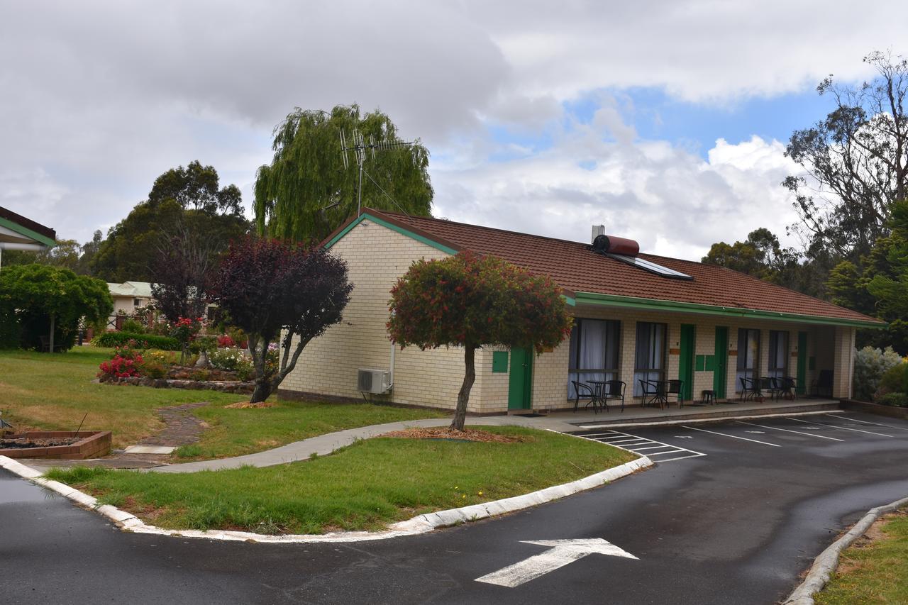 Mount Barker Valley Views Motel & Chalets, Western Australia Exterior photo