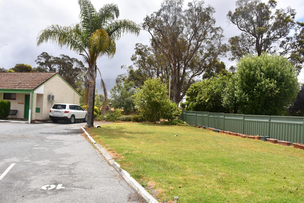 Mount Barker Valley Views Motel & Chalets, Western Australia Exterior photo